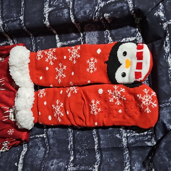 Joyspun Holiday Bundle Pajama pants and 2 pairs of holiday socks - Picture 5 of 7